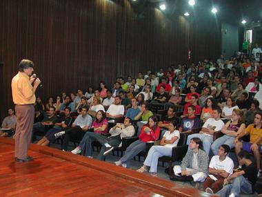 Palestra no auditrio da Reitoria