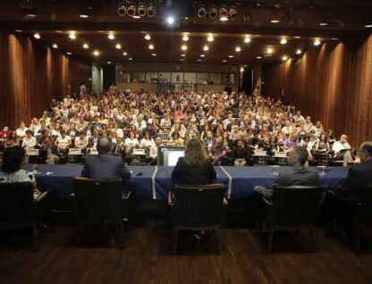 Imagem mostra evento em auditório no campus Pampulha
