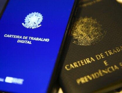 Carteira de trabalho digital e física