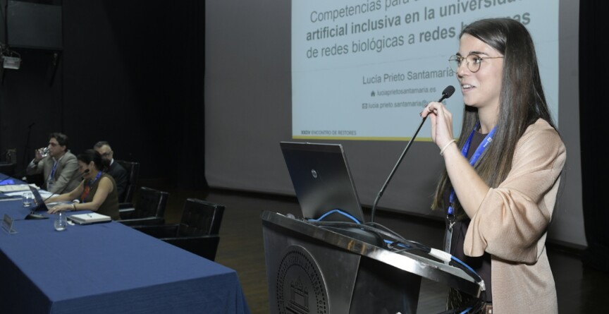 Professora Lucía Prieto Santamaría, da Universidade Politécnica de Madrid, fala durante 24º Encontro de Reitores do Grupo Tordesilhas