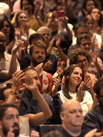 Público no auditório da Reitoria