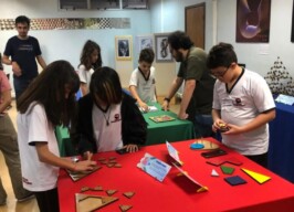 Crianças realizam atividades no Museu da Matemática UFMG