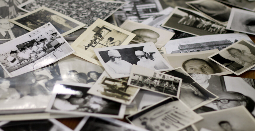 Fotografias históricas espalhadas