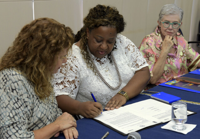 Em fevereiro, a ministra dos Direitos Humanos e da Cidadania (MDHC), Macaé Evaristo, esteve na UFMG para formalizar a cooperação estratégica para a realização do estudo