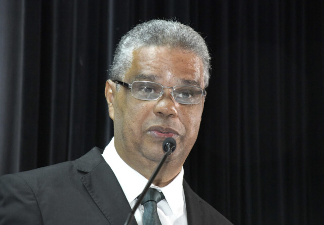 Walmir Caminhas