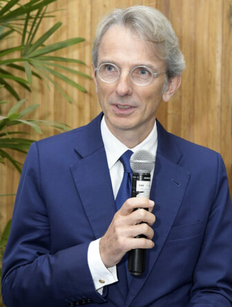 Emmanuel Lenain: "compromisso com o diálogo intelectual"