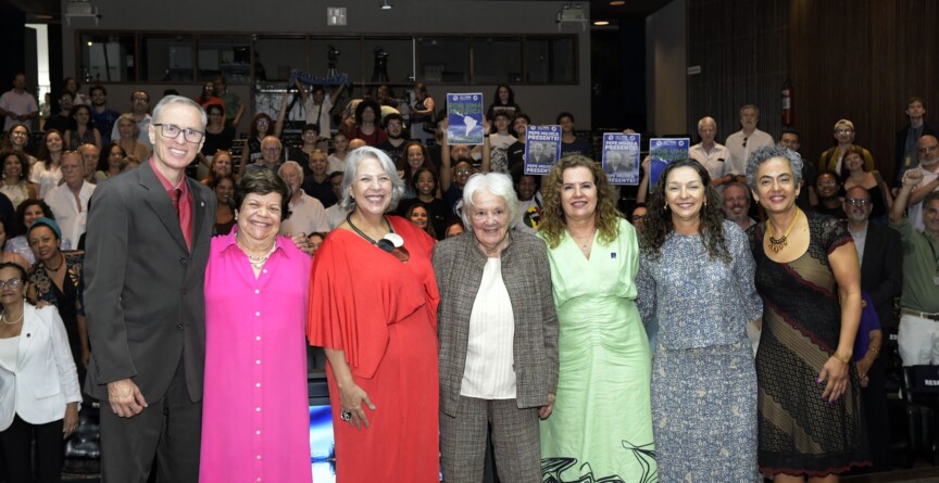 Componentes da mesa da cerimônia