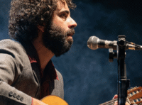Mineiro de João Monlevade, o cantor e compositor Luiz Nascimento canta repertório de 20 anos de carreira