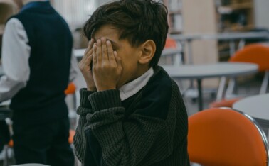 O fechamento das escolas e a suspensão de atividades extracurricularesestão entre os fatores que contribuíram para o aumento dos riscos