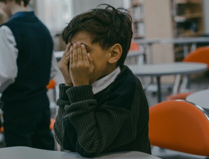 O fechamento das escolas e a suspensão de atividades extracurricularesestão entre os fatores que contribuíram para o aumento dos riscos