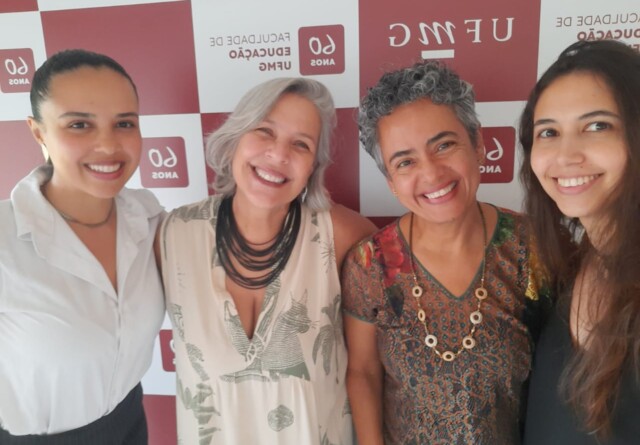 Andréa Moreno e Vanessa Ferraz, ao centro, ladeadas pelas servidoras Roberta Morato, secretária geral., e Marcela Matos Alcântara, secretária da Direção