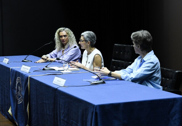 Benevides, a vice-reitora Alamandra Kfouri e a professora Joana Ziller
