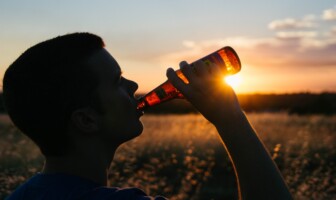 Pesquisadores vão caracterizar o ambiente de venda de bebidas alcoólicas e a percepção de normas sociais do consumo por adolescentes
