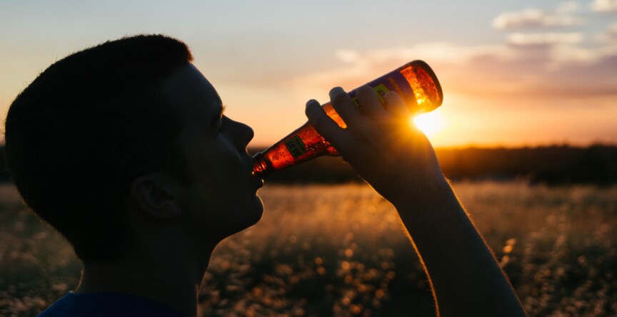 Pesquisadores vão caracterizar o ambiente de venda de bebidas alcoólicas e a percepção de normas sociais do consumo por adolescentes