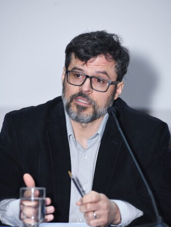 Documento propõe recomendações e alerta para os riscos do uso da IA nas atividades acadêmicas e de gestão