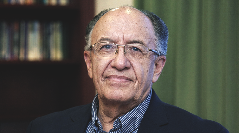 Jaime Eduardo Breilh Paz y Miño é médico, epidemiologista, cientista social e professor equatoriano