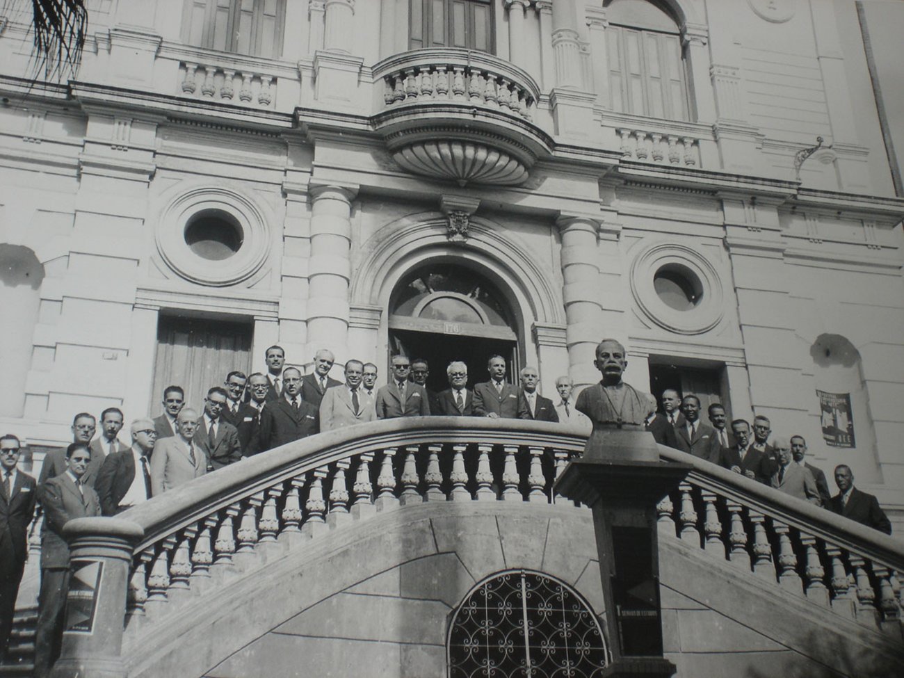 Faculdade de Direito da UFMG » 130 anos – Home