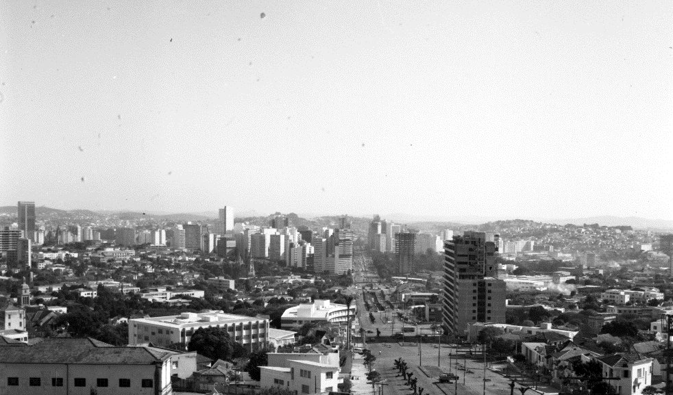 Foto de Julho de 1964, tirada em Belo Horizonte, MG. Laboratório de Fotodocumentação Sylvio de Vasconcellos
