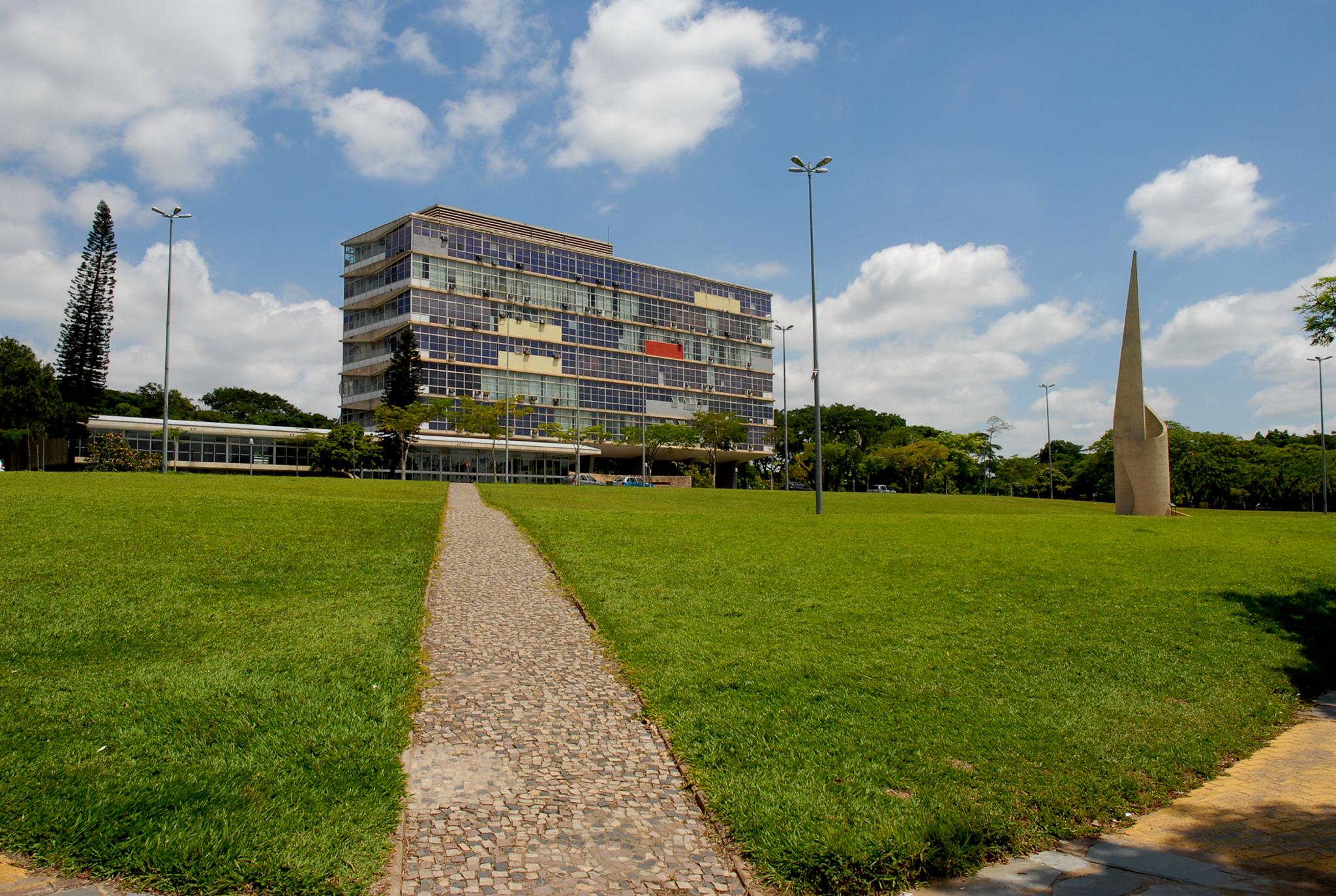UFMG - Universidade Federal de Minas Gerais - Primeira aparição do