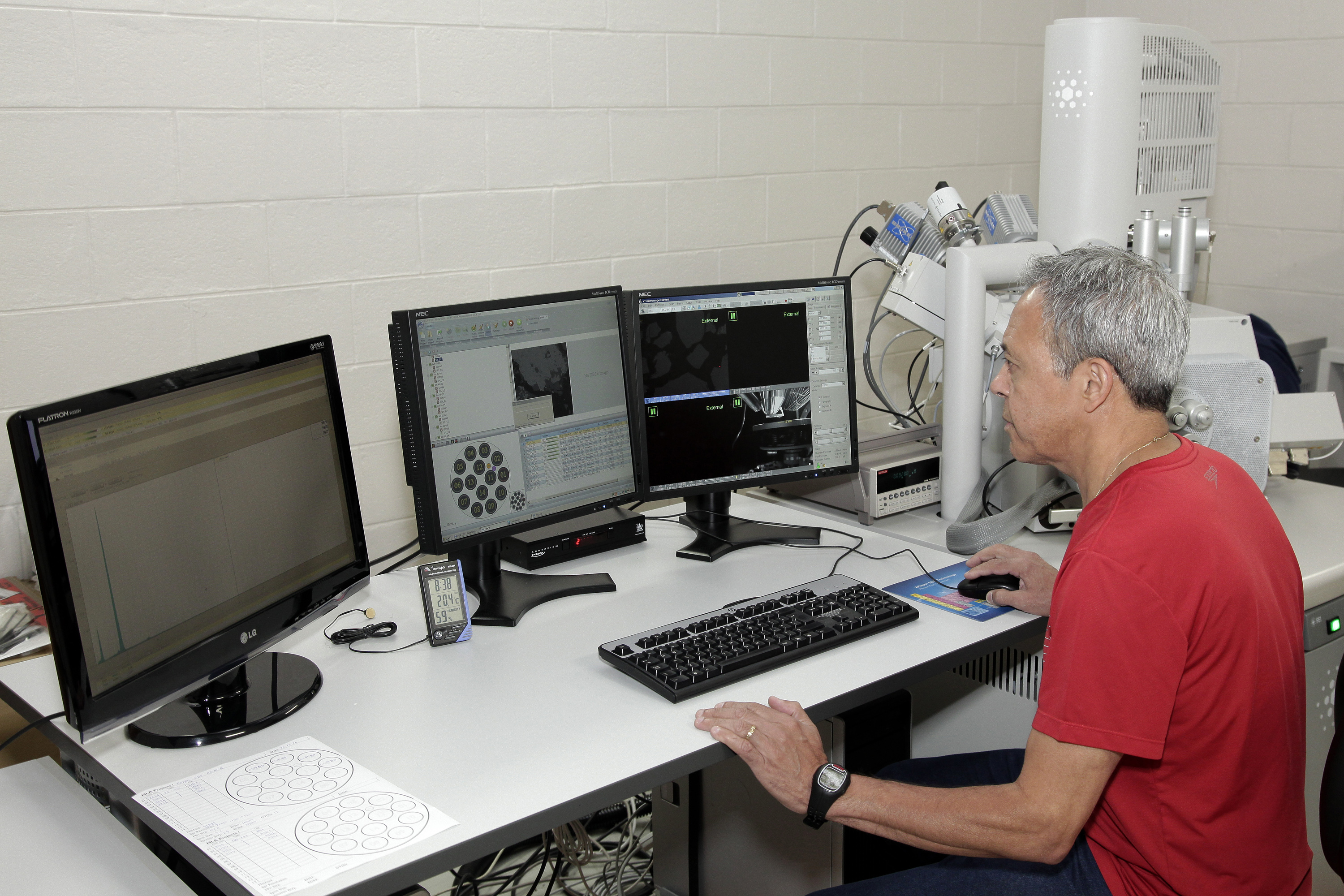 Centro de Microscopia da UFMG. Centro de Microscopia da UFMG. Foto: Foca Lisboa UFMG