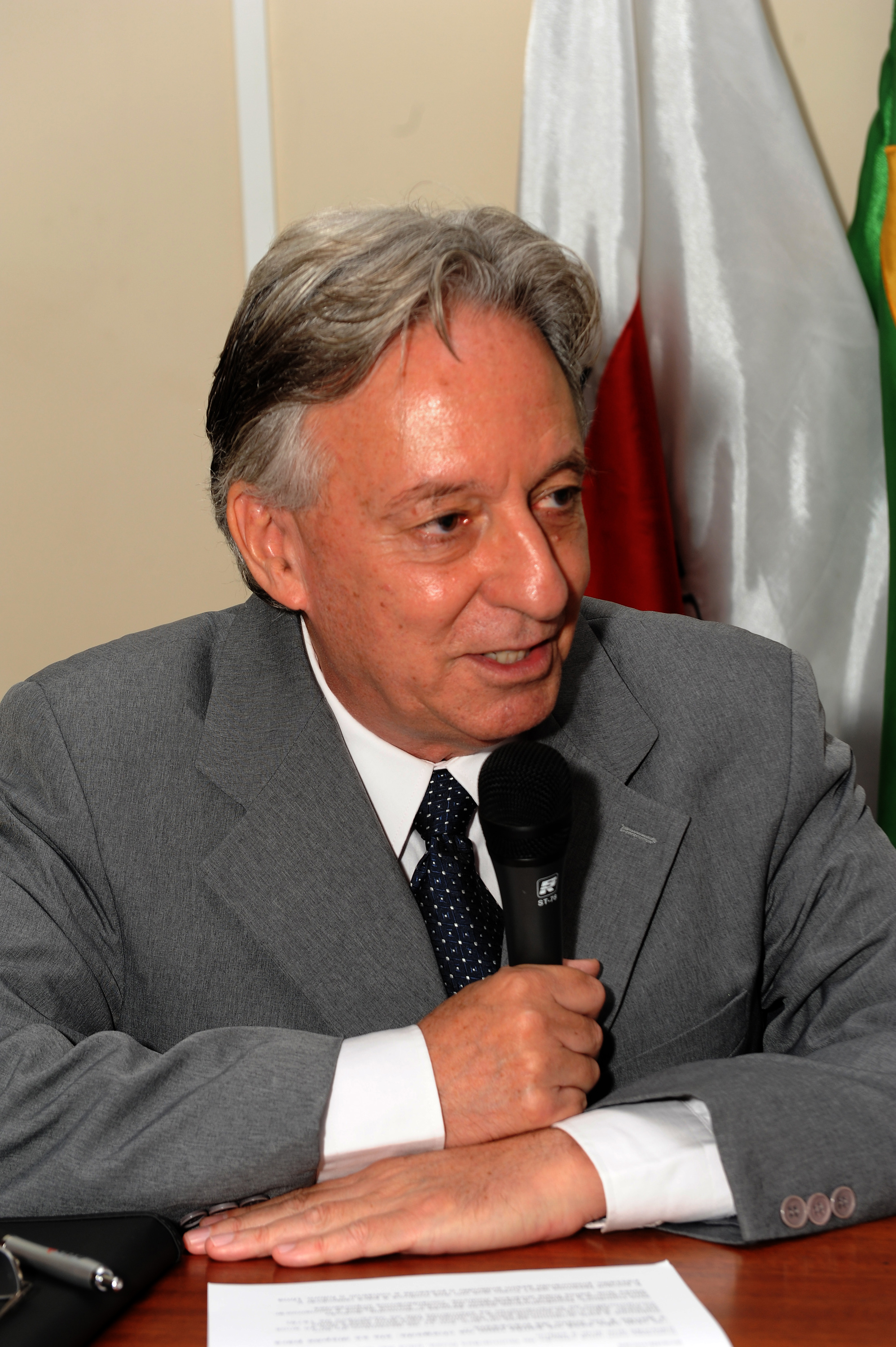 Chefe do DCC, Nagib Cotrim Árabe. Foto: Foca Lisboa/ Cedecom UFMG