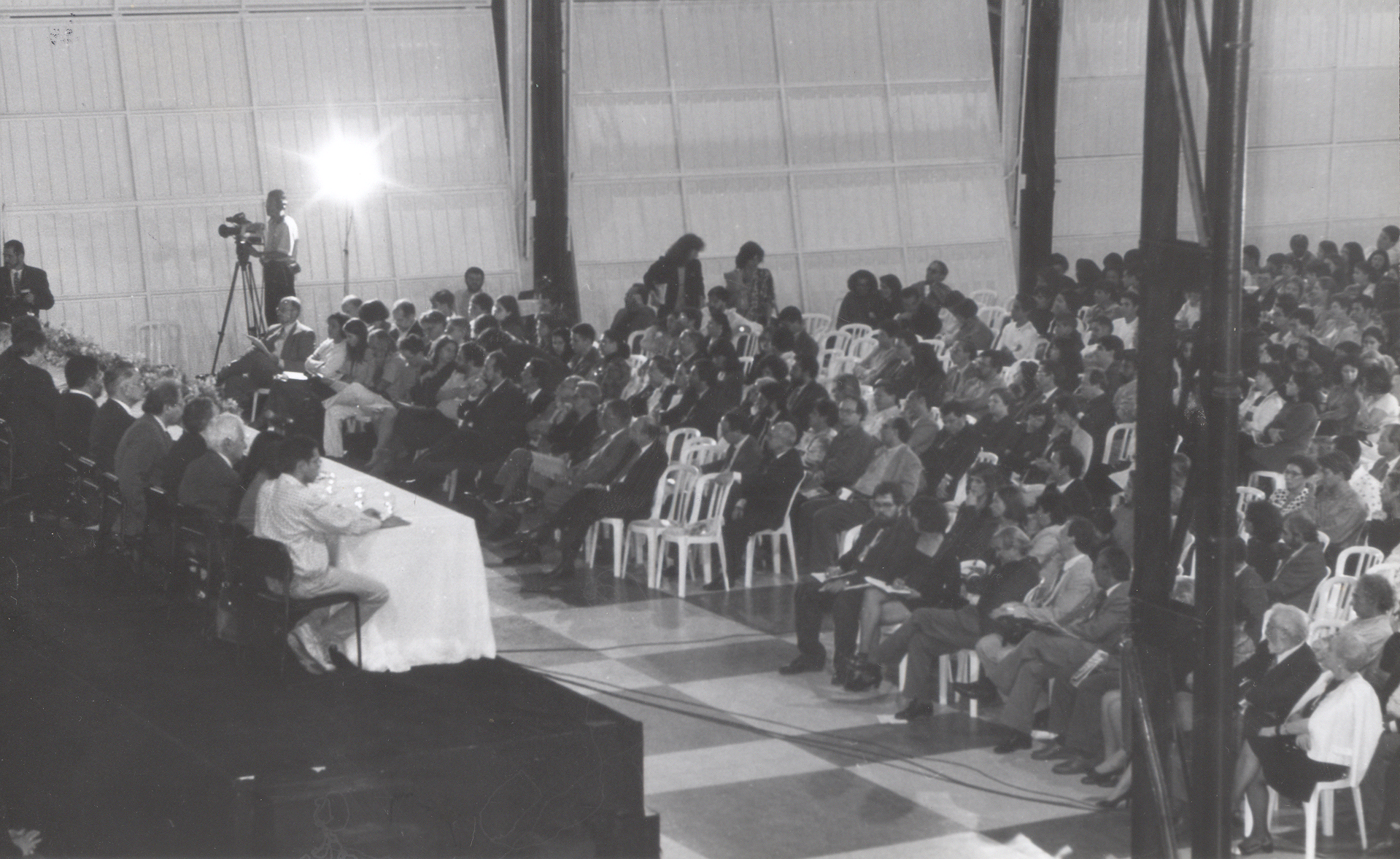 Abertura da 49ª Reunião da SBPC, em 13 de julho de 1997, na Serraria Souza Pinto. Em 2017, é a quinta vez em que a UFMG sedia a SBPC. Foto: Marcos Alvarenga. Acervo  Cedecom/UFMG