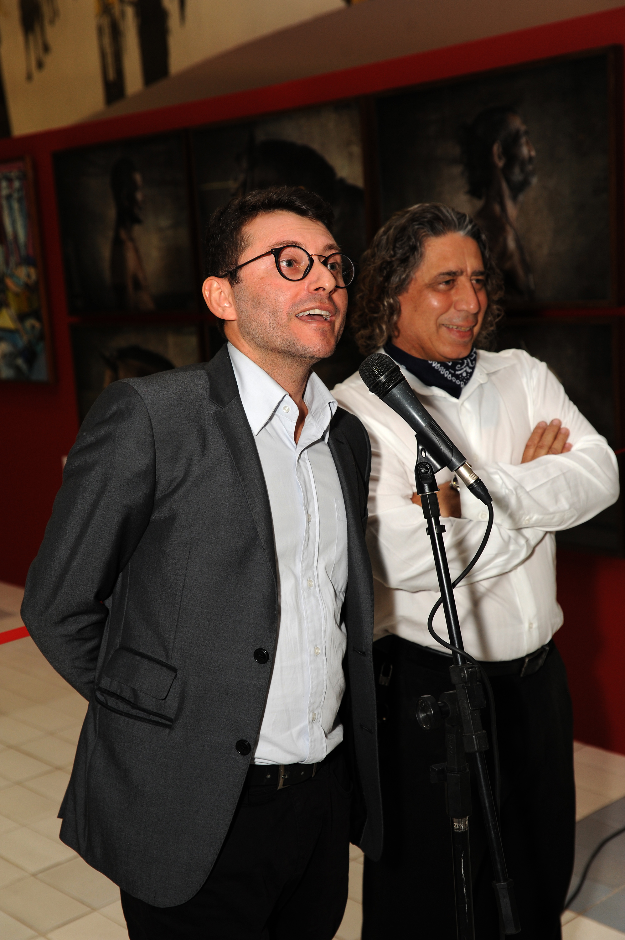 Curadores da exposição, Rodrigo Vivas e Fabricio Fernandino. Foto: Foca Lisboa/ UFMG
