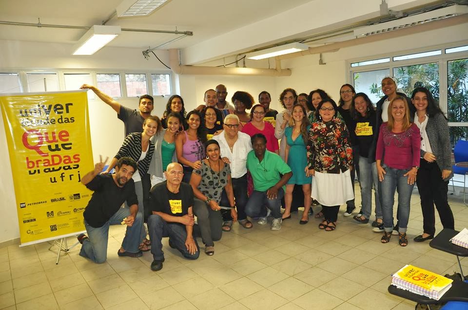 Encontro de acadêmicos com artistas e ativistas da comunidade da Rocinha, no Rio de Janeiro. Acervo Universidade das Quebradas