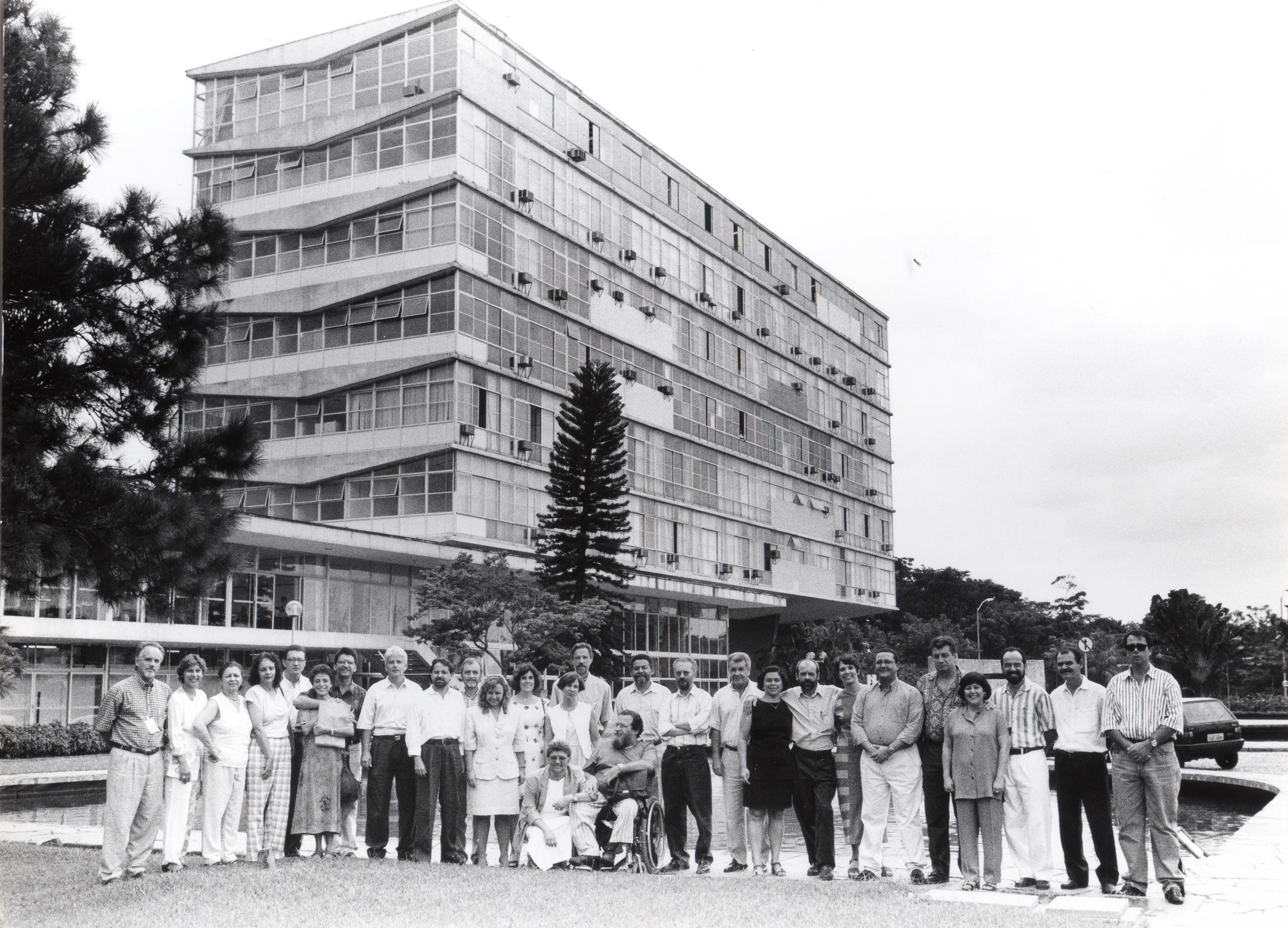 Equipe do reitorado do professor Tomaz Aroldo e do vice-reitor, o professor Jacyntho Lins Brandão, em março de 1998. Foto: Foca Lisboa/ UFMG