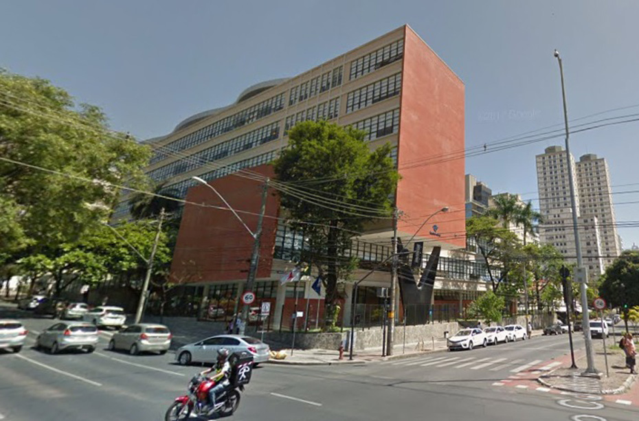 Hoje, o prédio abriga a Delegacia da Receita Federal em Belo Horizonte, em imagem do Google Maps