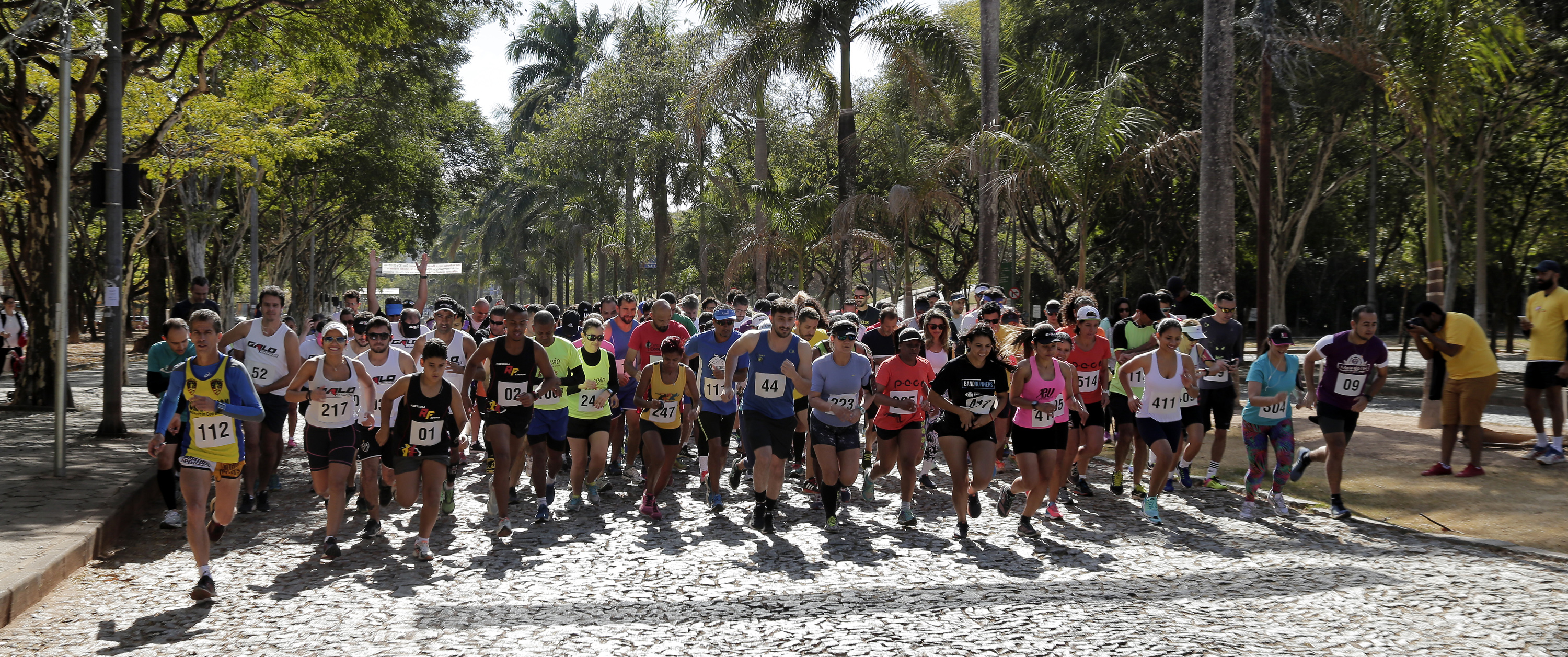 Corrida pelas trilhas do campus Pampulha reuniu cerca de 200 competidores. Foto: Foca Lisboa/ UFMG