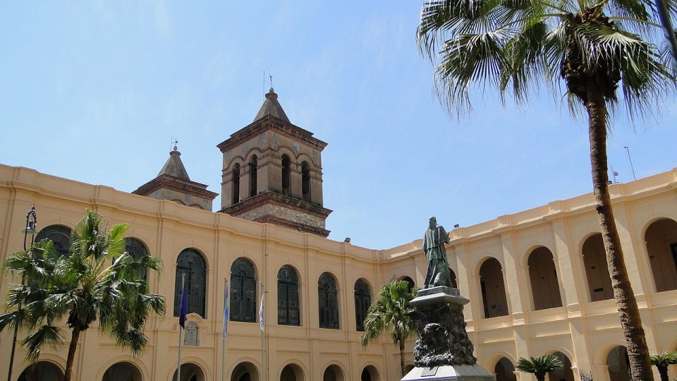 Prédio da Reitoria da Universidade de Córdoba: centenário de manifesto de estudantes. Universidad Nacional de Córdoba