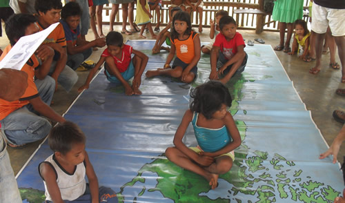 Crianças da etnia hupdá, na fronteira com a Colômbia