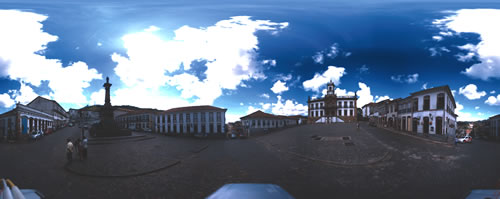 Visão em 360 graus da Praça Tiradentes, em Ouro Preto