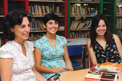 Mnica, Priscila e Amanda: projeto cria ambiente de fruio e promoo da leitura