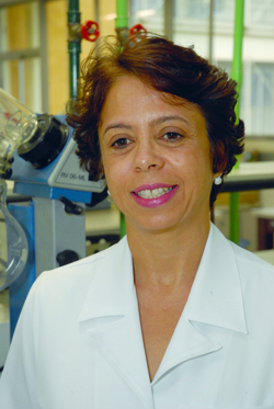 Mnica Oliveira: aprimoramento de medicamentos antigos