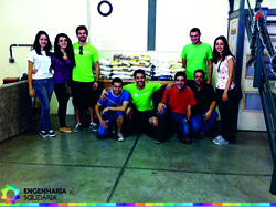 Participantes do Engenharia Solidria em entidade assistencial no fim de 2014