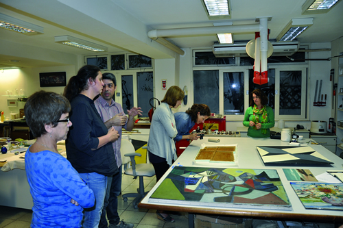 Equipe do projeto no ateliê do restaurador Cláudio Valério Teixeira, no Rio