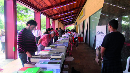 Feira reunirá 25 editoras brasileiras no campus Pampulha