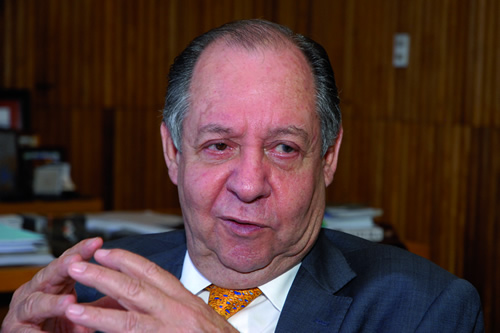Clélio Campolina, ex-reitor da UFMG, abre o ciclo de conferências
