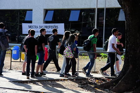 Estudantes em edição anterior: panorama dos campos de atuação profissional