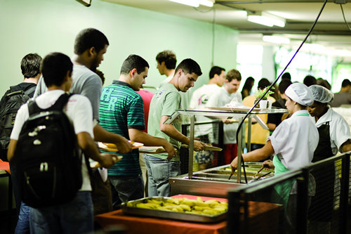 RUs da UFMG serviram 1,8 milhão de refeições em 2015
