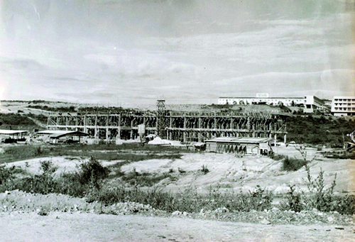 Obra de construção do Coltec, nos anos 1960