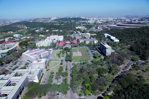Vista aérea do campus Pampulha, que concentra a maioria das unidades da UFMG: infraestrutura foi apontada como ponto alto pelos avaliadores