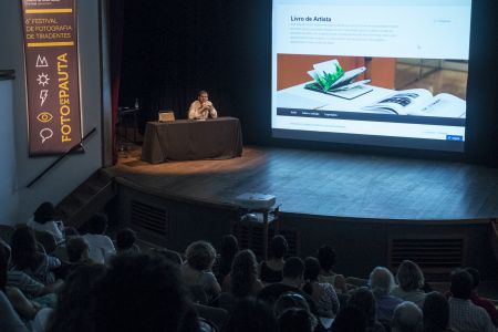 Palestra: A fotografia na Coleção Livro de Artista da UFMG, por Amir Brito Cadôr