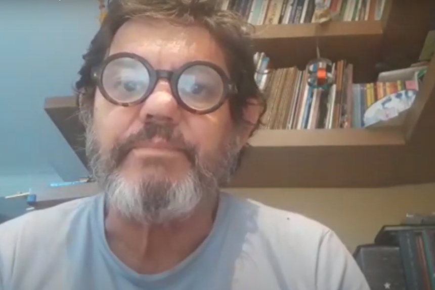 Chico Pelúcio inaugura ciclo do projeto Aulas Abertas com a temática ‘teatro’