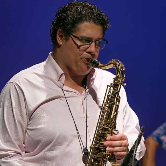 Multi-instrumentista Vinícius Mendes é o convidado de novo episódio de podcast de música