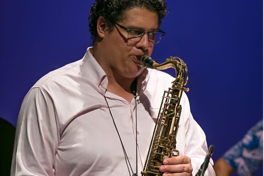 Multi-instrumentista Vinícius Mendes é o convidado de novo episódio de podcast de música