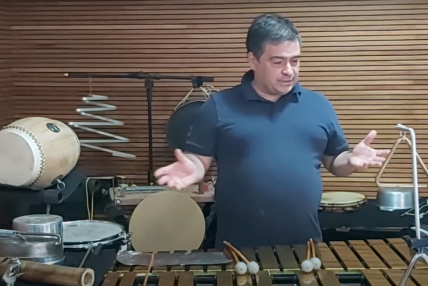 Fernando Rocha, professor de percussão da UFMG, é o convidado do projeto Aulas Abertas