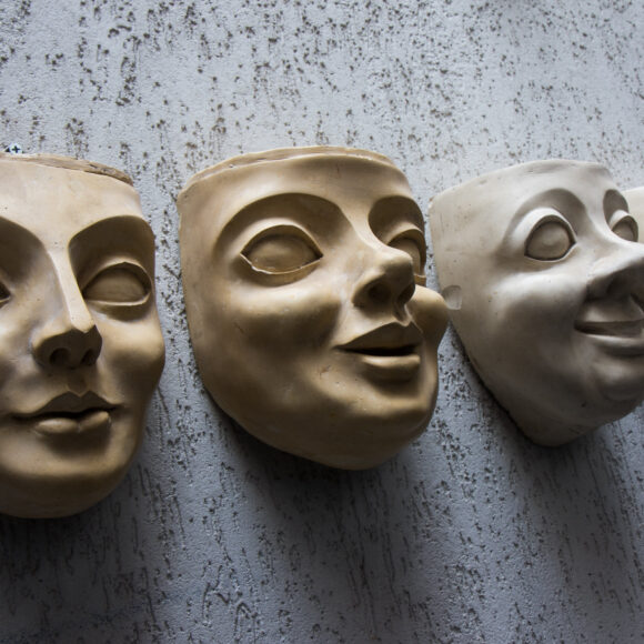 Aula aberta: Teatro de máscaras Commedia dell’Arte no ensino da improvisação cênica